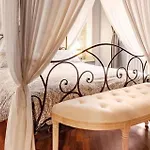 Design Villa With Parking Navigli Area Milan